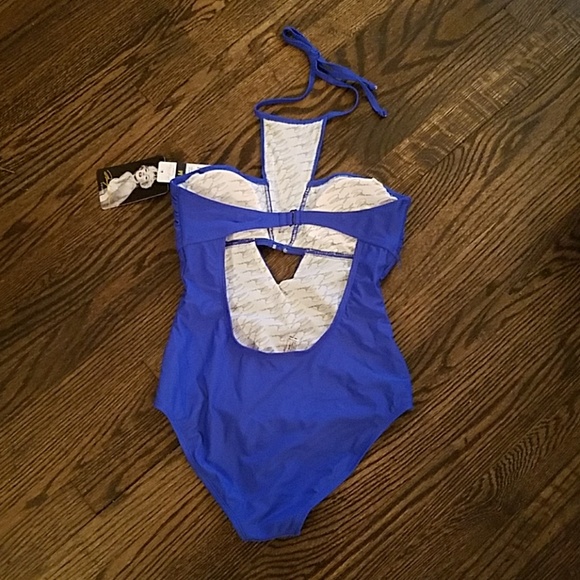 Marilyn Monroe Swimsuit - Picture 8 of 8